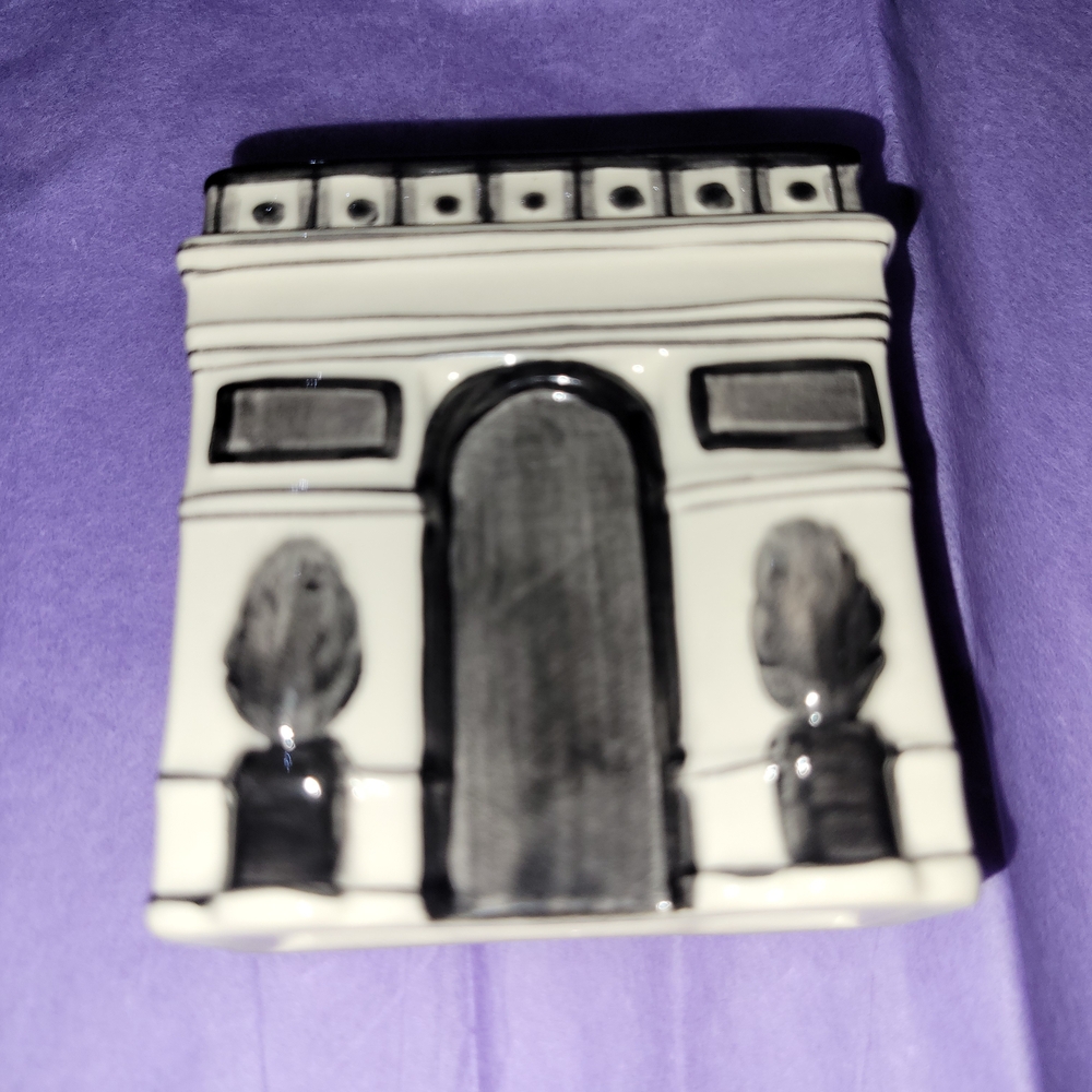 Black and White Eiffel Tower And L'Arc De Triomphe Parisian Ceramic Salt&Pepper - Picture 7 of 14